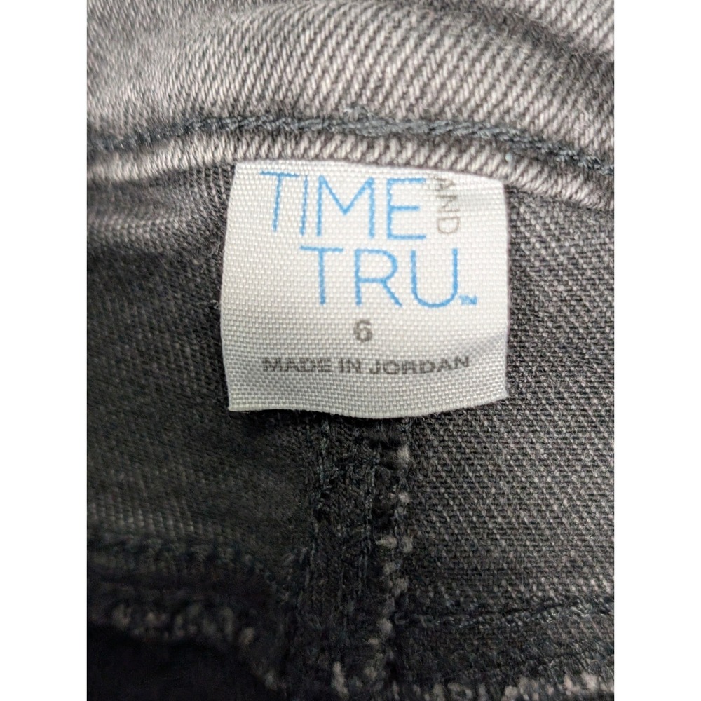 Time and Tru Straight Leg Jeans Women 6 Black Studded Embellished Raw Hem Edgy - Picture 7 of 11